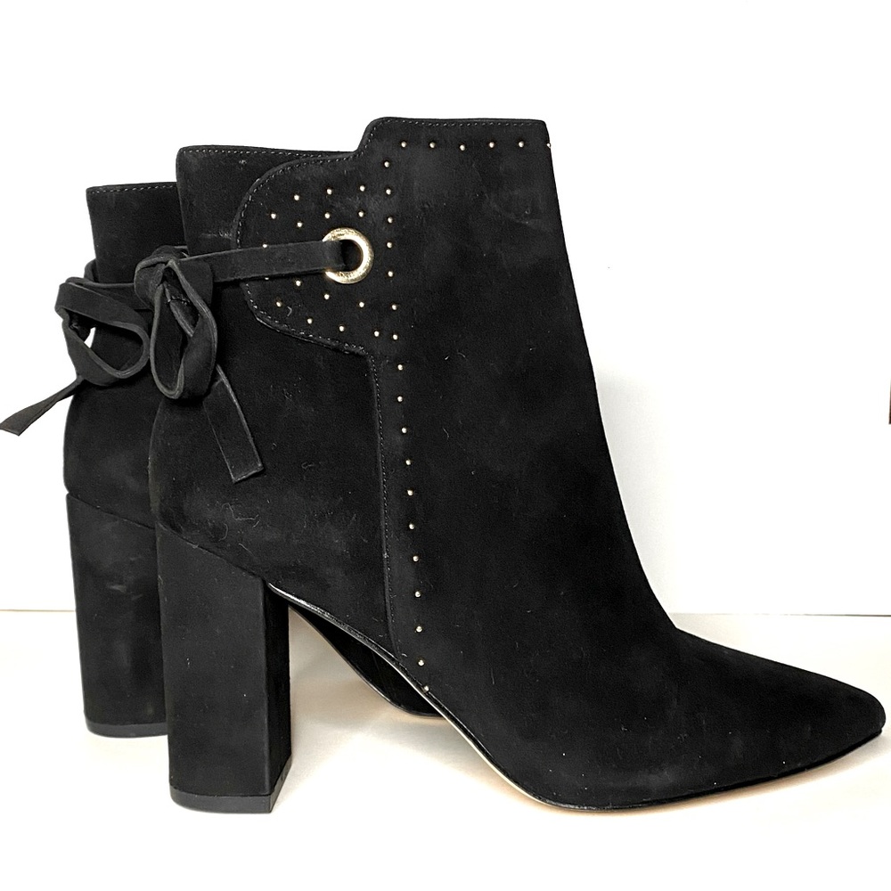 NWOB Chelsea and Violet Miley Point Toe Suede Block Heel Boots in Black